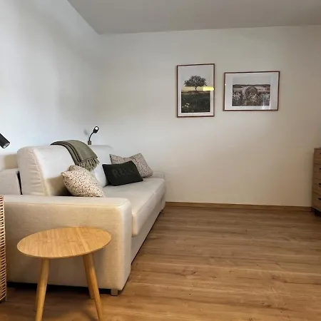Renovierte Hasenbau Fuer Zwei In *